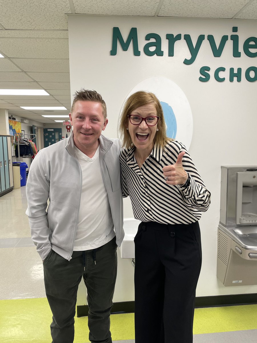 MaryviewSchool's tweet photo. 1/2 Thanks @joshclassenCTV for visiting our grade 5 class!@rdcrs https://t.co/5lxzndEzz3