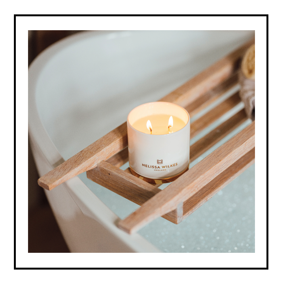 Add a touch of #handcrafted #luxury next time you bathe with a scented #candle from <a href="/MWEngland/">Melissa Wilkes England</a>. Her soy-based wax candles, will not only look stunning, but more importantly fill your #home with exquisite fragrances p30 tinyurl.com/2dbu2vft 
#scent 
#heritage 
#perfumers