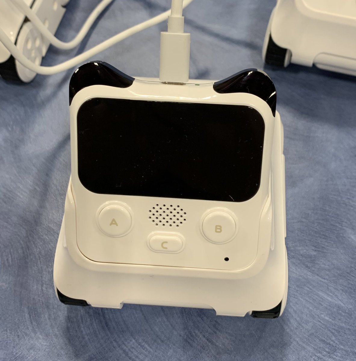 Tina_Hellmuth's tweet photo. New coding tools from @WSD_Libraries reserve for June! #coderocky compatible with Lego suitable for upper elementary and #mbot2 with built in sensors for older students. @WinnipegSD @MakeblockEdu https://t.co/Hdi87gu1co
