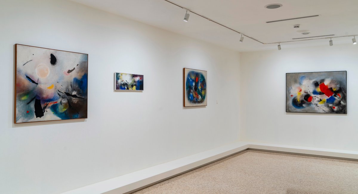 GuggenheimPGC's tweet photo. #BacciRoomTour – “Albe”✨Le opere qui esposte documentano il percorso di ricerca che conduce Edmondo Bacci dalle “Fabbriche” agli “Avvenimenti”, la sua produzione più lirica e poetica.

#EdmondoBacci #PeggyGuggenheimCollection https://t.co/rNAzhtrTzB