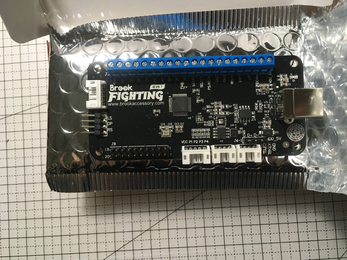 #自キ活
#UFB
コントローラーを買った。
これが入れるようにデザインするが、、
デカいな。