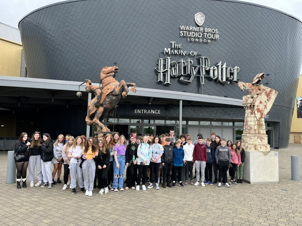 CarnoustieHigh's tweet photo. S3 London Trip: First stop of the trip 🧙🏻‍♂️ https://t.co/9sB4lQZ7cJ