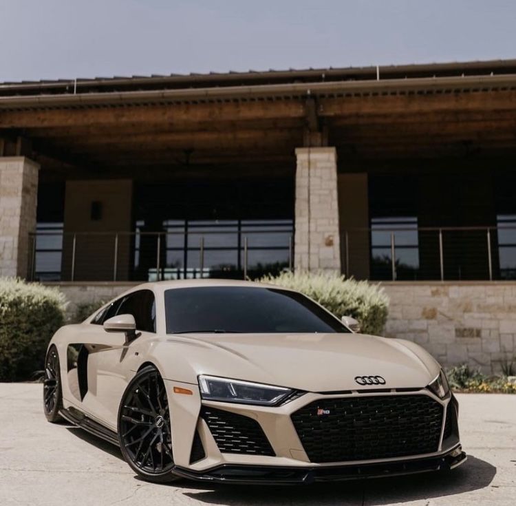 that color on the R8 🤤