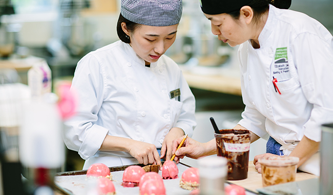 Join us today at 11 a.m. for an online info session to learn more about VCC's baking and pastry arts programs. RSVP here: vcc.ca/applying/apply… @myvcc #experiencevcc