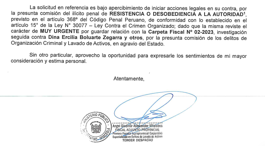 eloymarchan's tweet photo. Ahora los fiscales que piden información a periodistas colocan en sus oficios una amenaza: si no entregan lo solicitado, serán denunciados.
Patricia Benavides ha instaurado una dictadura en @FiscaliaPeru. Todos los fiscales deben pedirle permiso para recibir o declarar a un medio https://t.co/i29RQX7WlT