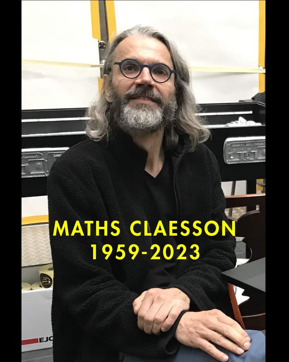 sfbok's tweet photo. Det är med tungt hjärta vi berättar att Science fiction bokhandelns VD, medgrundare, store inspiratör och vår vän Maths Claesson gått bort. Våra tankar går till hans livspartner Åsa och deras två barn. https://t.co/vaTBjBBYSs