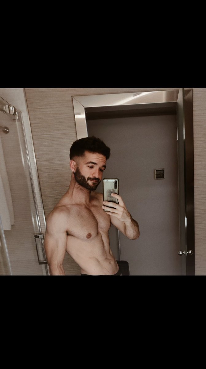 Heenry94's tweet photo. 9 meses han pasado ya desde que empecé a cuidarme un poco más, tampoco es mucho pero oye, poco a poco 😅😅 https://t.co/OtGMxCmCvE