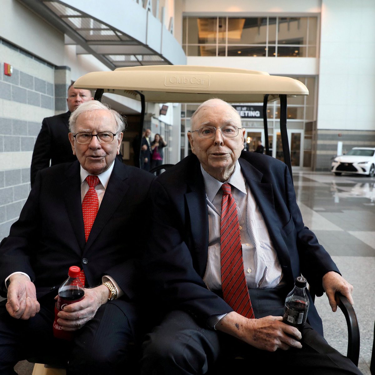 fusco_dario's tweet photo. Warren Buffett and Charlie Munger joined the 2023 Berkshire Hathaway annual meeting. 

Here are 30 takeaways, Thread: https://t.co/W8N4LsdNEE