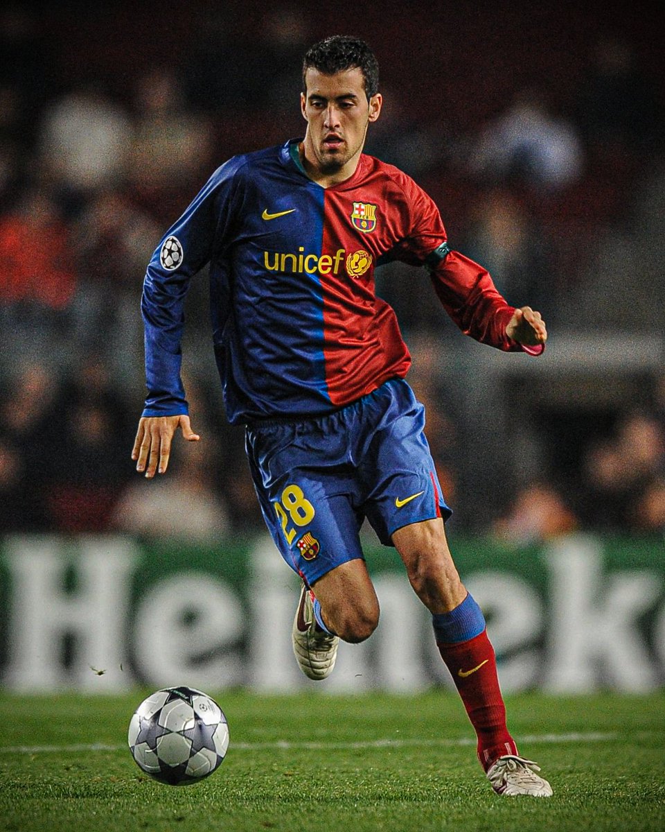 nanbasenfc's tweet photo. Busquets is not only a legend, he's an epitome of Barça, a face and embodiment of its style, a player that revolutionized his role and became the reference for what a DM should be like in modern football, his game has been taught in football academies. 
The benchmark. The book. https://t.co/dGDUu6W9bE