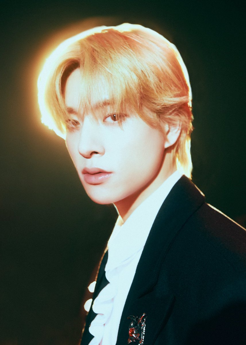 simjaeprod's tweet photo. sir why are you so pogi? https://t.co/19DWGGAgZe