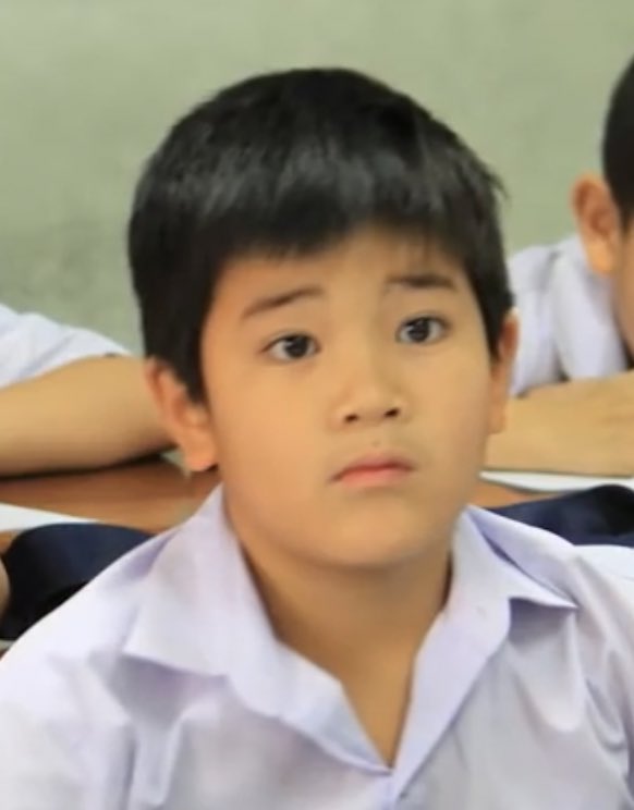 foreverplease_'s tweet photo. : นี่อ้วน รู้แล้วก็อย่าไปฟ้องแม่นะ ว่าพี่ทำจานแตกอะ
: เลายังมั่ยรู้นะ
: อ้าว https://t.co/mP8BFaXlN5