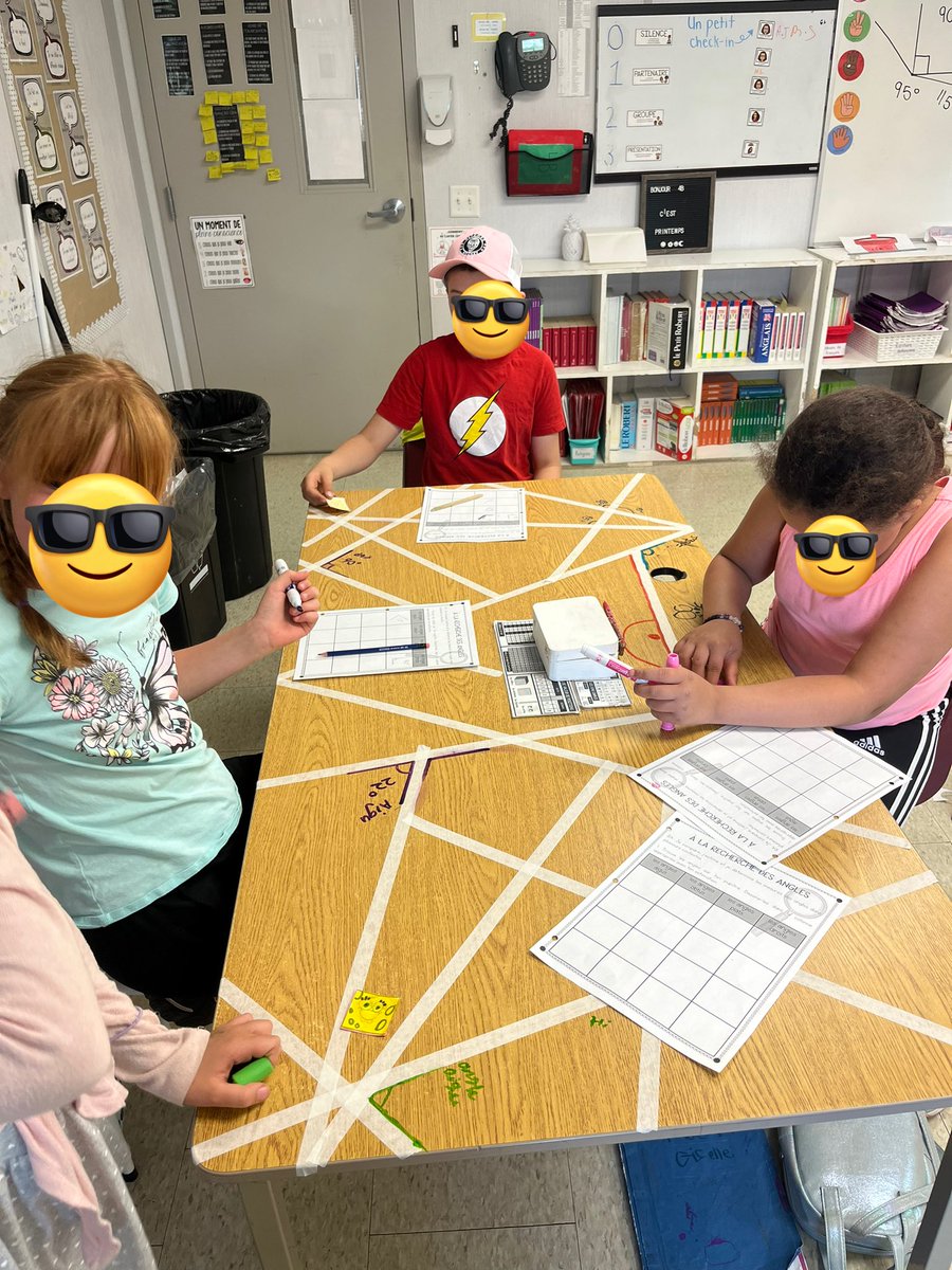 petitshumains's tweet photo. En 4B, on estime, identifie et reconnaît les angles. Iels utilisent Bob l’éponge pour confirmer leurs estimations. Les élèves ont aussi trouvé cela « cool » de pouvoir dessiner sur les tables pour l’activité @CscProvidence @EECSMBourgeoys https://t.co/lA7R3FBSOV
