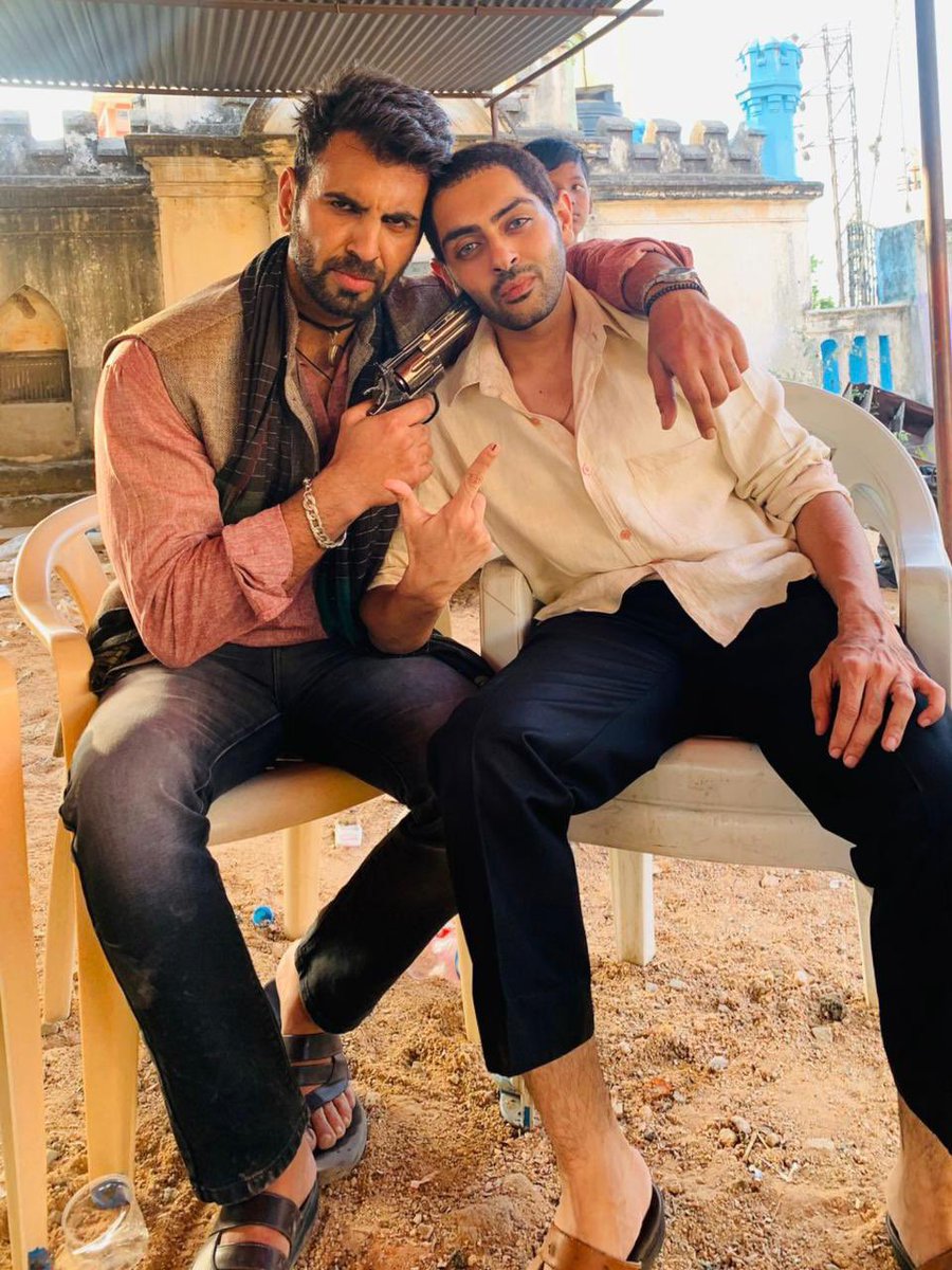 karan_chhabra's tweet image. Cant wait for the world to see our scene @Theabrarzahoor ! From the Badass of #Uriattack #commando3 and #neerja to getting a chance to work with me , you have come a long way my friend 🤪 ! 

3 days to go ! 

#chatrapathi releases on 12th May in Theatres ! #chatraptahion12may