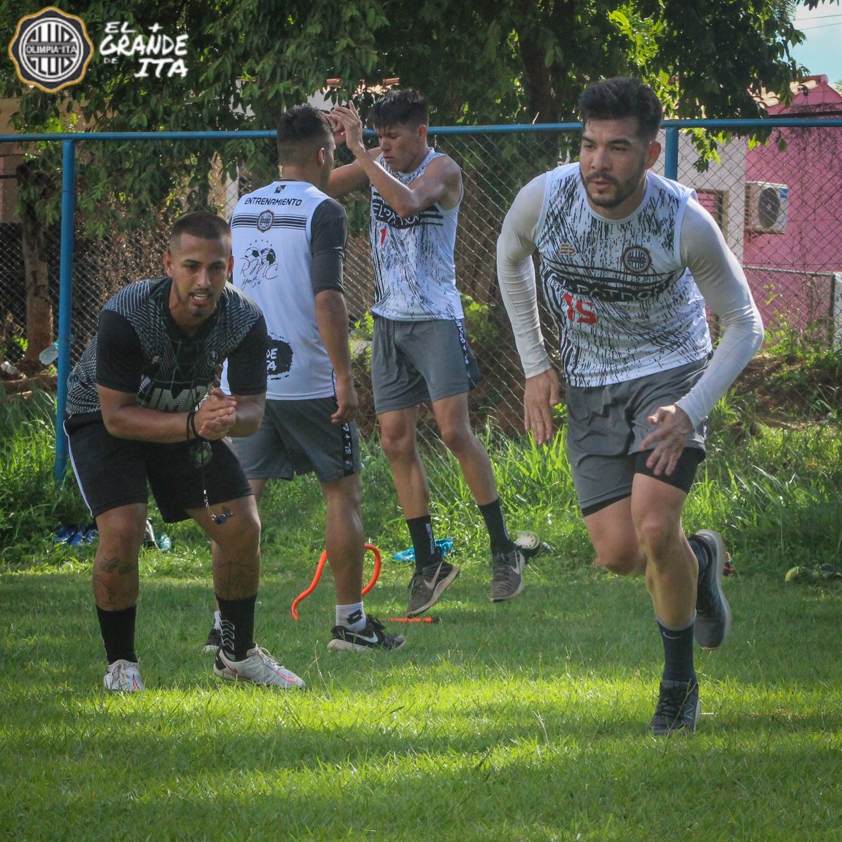 ⚽💪| Entrenamiento
. 
Ya listos para recibir al Club Pte Hayes mañana 15:00 hs por la fecha 6. 
.
S E G U I M O S 🤝 
. 
#𝐄𝐥𝐌𝐚𝐬𝐆𝐫𝐚𝐧𝐝𝐞𝐃𝐞𝐈𝐭𝐚 ◽◾◽