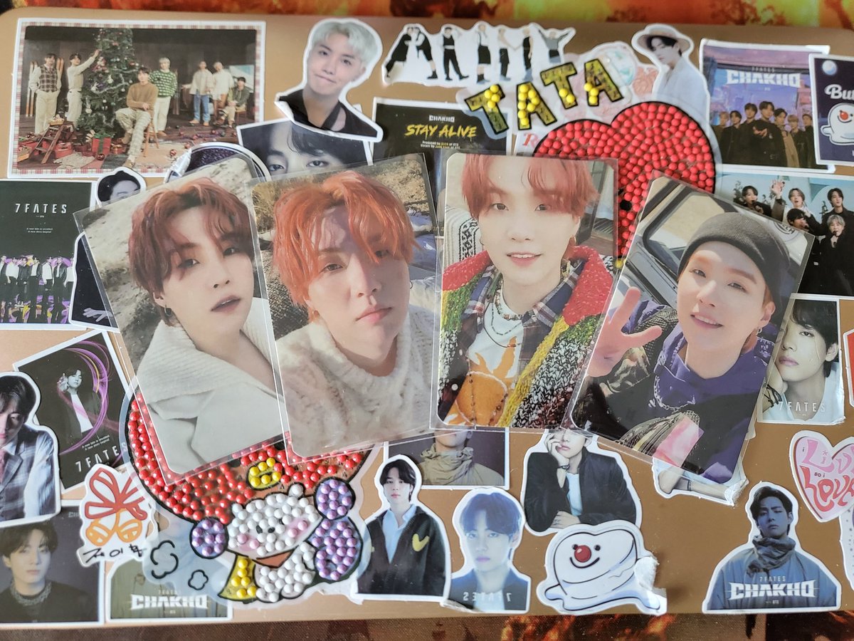 Angelina_BTS_V's tweet image. Yoongi Folio pc set (WW) 
Ends May 16 💜
Rules:
-mbf
-lk &amp;amp; rt
-tag moot
-comment fav Yoongi/Suga/AgustD pic/gif 💜