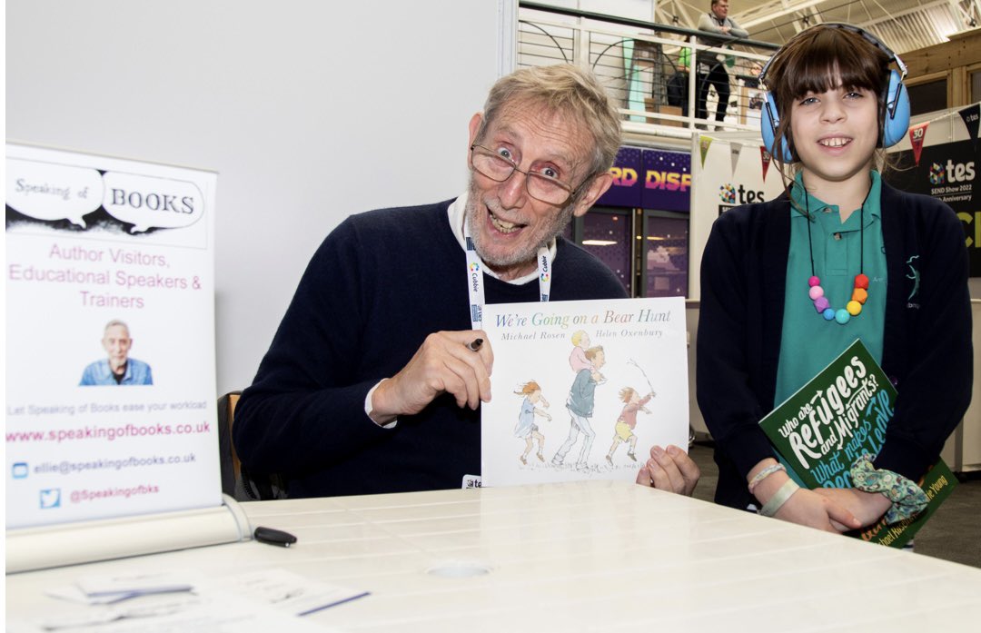 Memories of when Poppy met a Literary Legend. #tessendshow <a href="/MichaelRosenYes/">Michael Rosen 💙💙🎓🎓 NICE 爷爷</a>