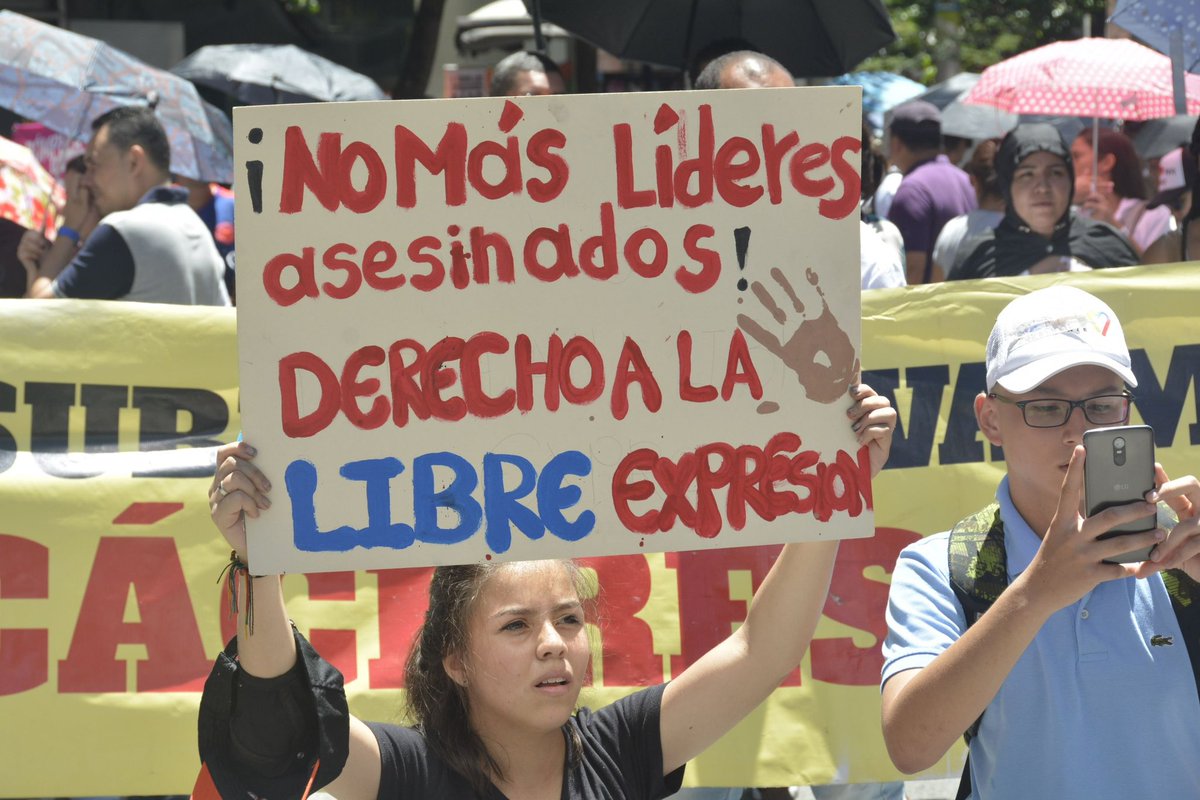 Señores <a href="/PGN_COL/">Procuraduría General de la Nación</a>|<a href="/CGR_Colombia/">Contraloría General de la República de Colombia</a>|<a href="/mindefensa/">Mindefensa</a>|<a href="/Ivan_Velasquez_/">Iván Velásquez Gómez</a>  mientras #LideresSociales mueren a diario estos funcionarios de la <a href="/PoliciaColombia/">Policía de Colombia</a>|<a href="/DirectorPolicia/">General William Oswaldo Rincón Zambrano</a> hacen mal uso de un bien del estado <a href="/UNPColombia/">Unidad Nacional de Protección, UNP.</a>.

<a href="/LaOtraCaraCN/">La Otra Cara de la Moneda</a>|<a href="/CABLENOTICIAS/">CABLENOTICIAS</a>|<a href="/RTVCnoticias/">RTVC Noticias</a>|<a href="/RevistaSemana/">Revista Semana</a>