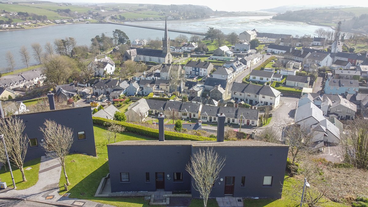Love this drone shot of Rosscarbery village, the lagoon and onwards to the Warren Beach from our Bay View Houses. 
#CelticCottagesRosscarbery
