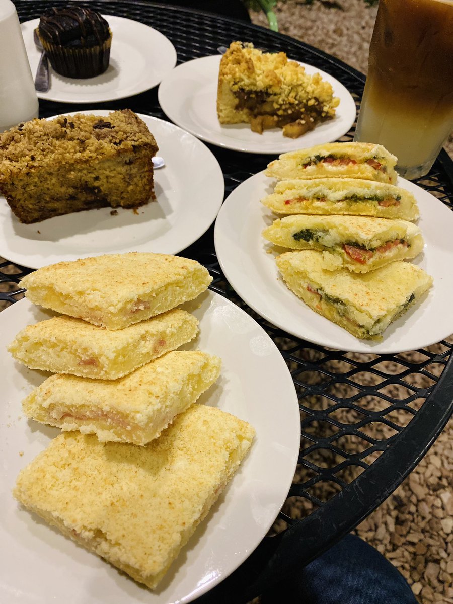 hernanvam's tweet photo. Hilo del MBEJU 🧵 Acá van unas opciones para esta temporada ideal donde esta delicia es favorita de muchos. Tradicionales o con relleno, abajo pueden compartir sus lugares y recomendaciones para probar 🍽️ https://t.co/ubfq3vGSB9