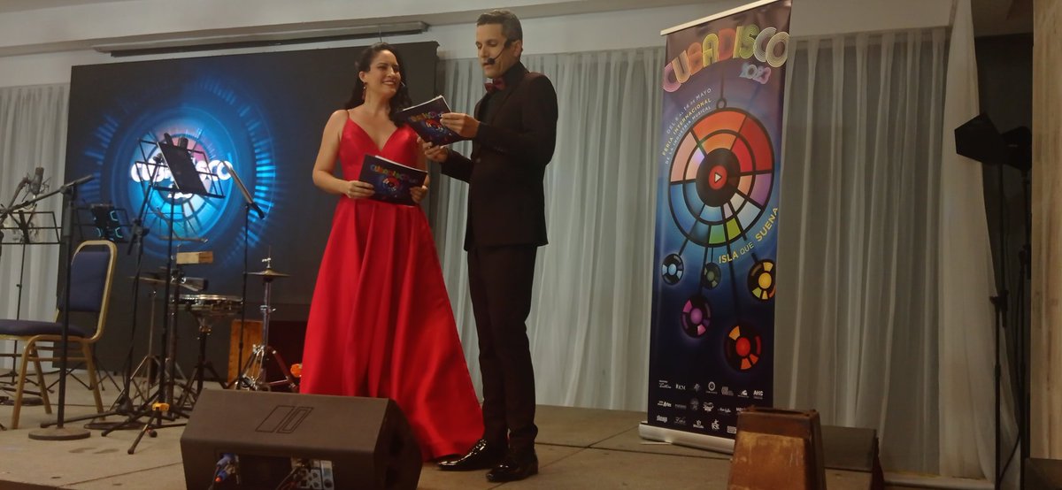StreamingCuba's tweet photo. #Cubadisco2023 #Cuba
Inicia primera Gala de Premiaciones de la Feria Internacional Cubadisco 2023 en el Salón Cetro del Hotel Meliá Cohiba.
#StreamingCuba #CubaEsCultura https://t.co/03gbNYJXfK
