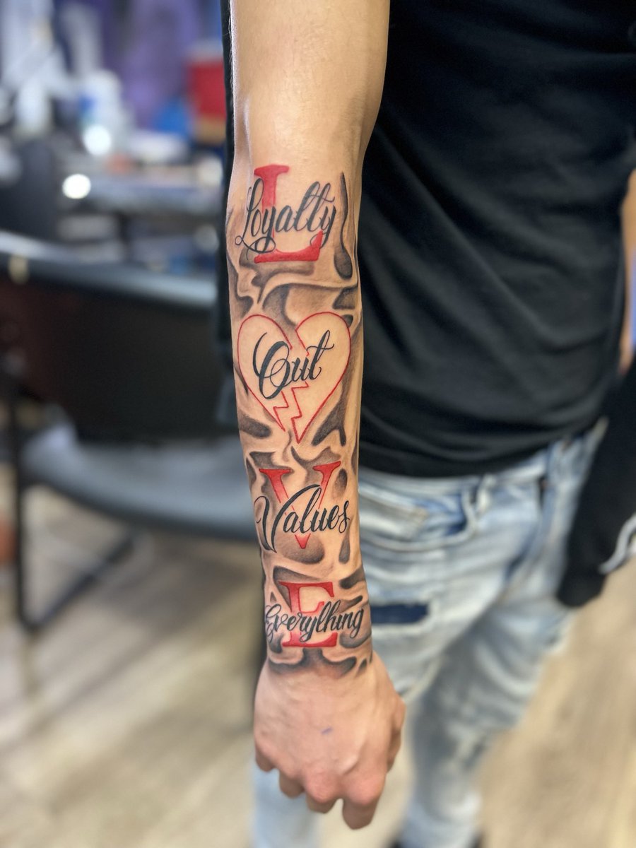 inkRusty's tweet photo. #tampa #tampatattoos get with me I’m running deals #tattoo #tattoos https://t.co/o5ppFD3DQY