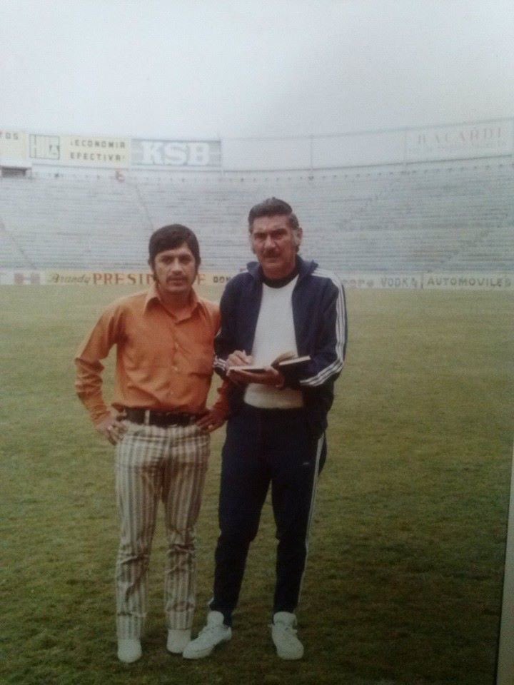 Para los demás es el “Cinco Copas”, pero yo lo conocí como el entrenador de mi padre. #LaTota #LeónGto