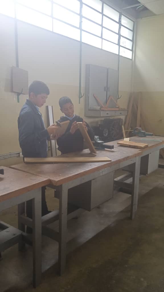 9Mayo//#TachiraMunicipio #Jauregui
#JuntosPorLaEducacionDelFururo 
Grupo Estable  de Madera ETA IMO <a href="/_LaAvanzadora/">Yelitze Santaella</a> <a href="/Berzabethg1/">Berzabethgandicaoficial</a> <a href="/Crazet2011/">Crazet2011</a> @MPPEDUCACION @ZonaEducTachira <a href="/TecnicasTachira/">Escuelas Técnicas Táchira</a> <a href="/cdcejauregui/">Educación Jáuregui</a>