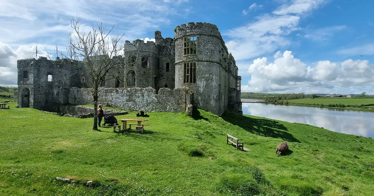 walkermark67's tweet image. Great day out today 
#Wales
#Pembrokeshire 
#carewcastle
#castles
#holidays 
#caravanning 
#dogs
#dogsoftwitter