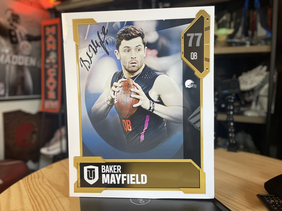 Needs a good home 🏠
RETWEET and FOLLOW 
for a chance to win this signed 
1/1 <a href="/bakermayfield/">Baker Mayfield</a> Rookie ✍️
#Browns #Panthers #Bucs