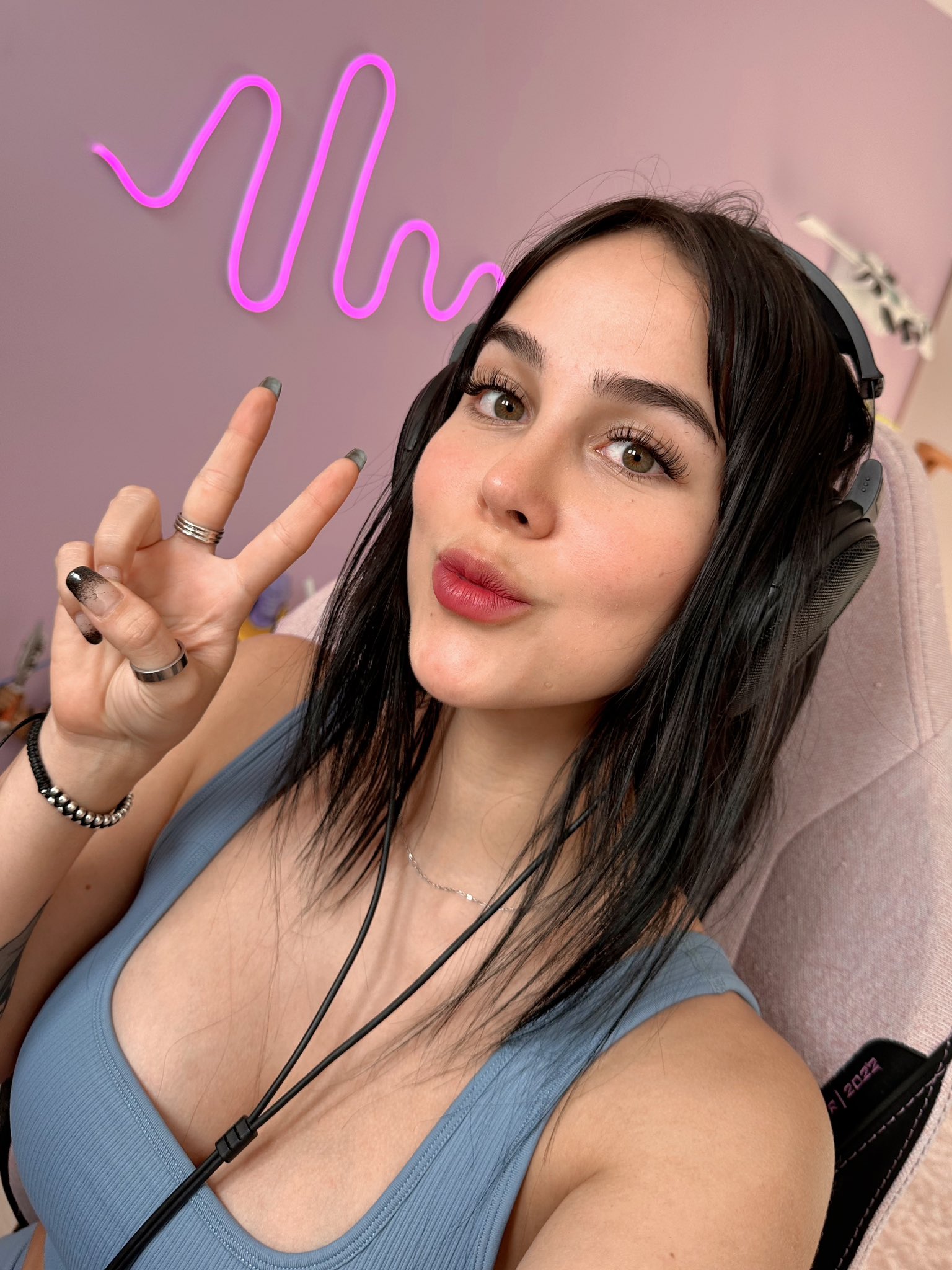 Vita Celestine on Twitter: "Ven al stream, estaremos viendo los partidos de @exoloslazer juntos