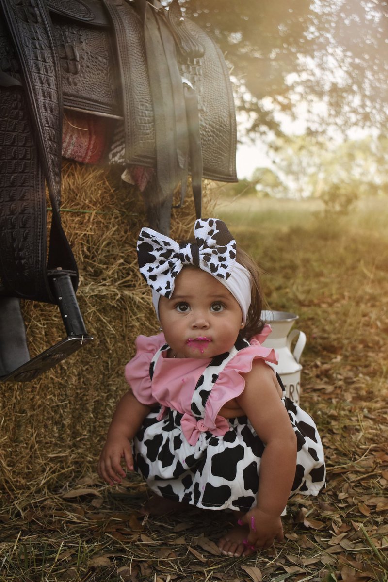 jgmzphotography's tweet photo. happy first birthday Ximena! 💕🖤🤍🐄💕🥹 https://t.co/6W309nn5hN