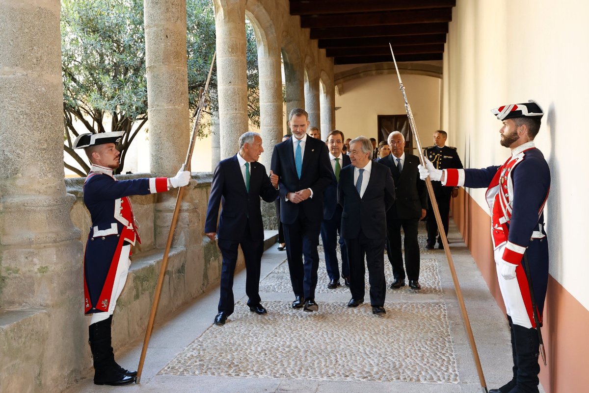 El Rey, como presidente de honor de la Fundación Yuste, presidió el acto de entrega del #PremioEuropeoCarlosV, que en su XVI edición recae en el secretario general de Naciones Unidas, António Guterres.