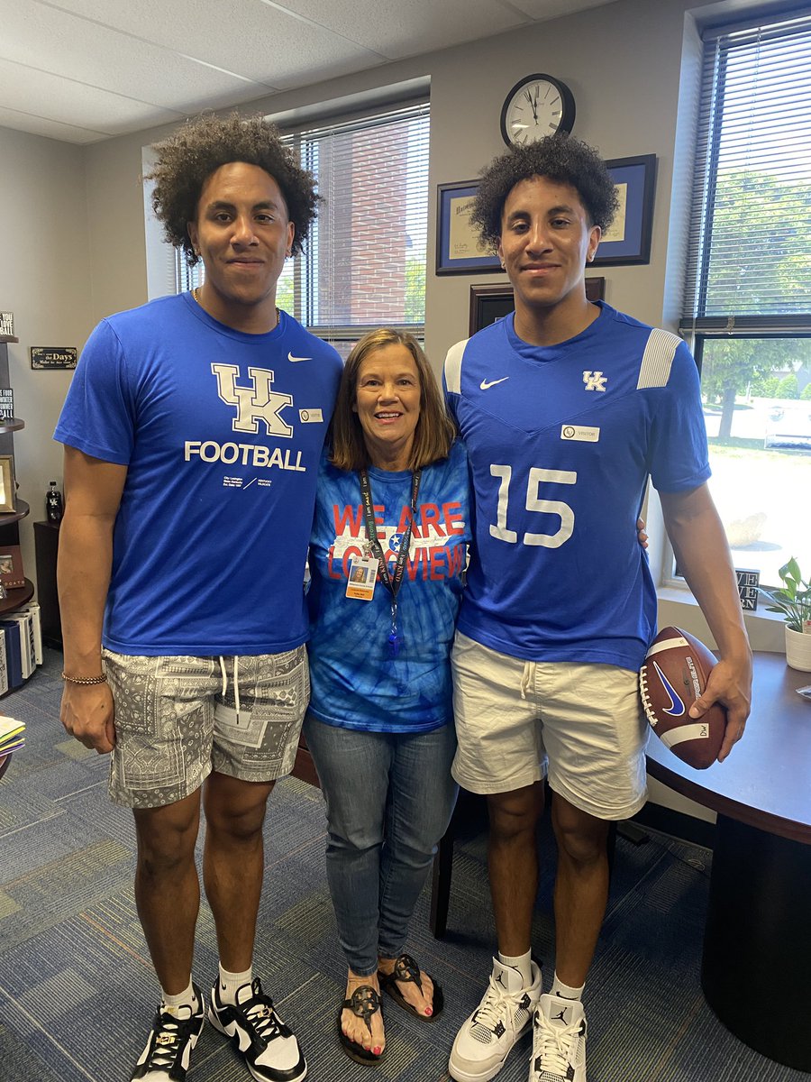 2 VERY SPECIAL young men stopped by to say hello today!! #UKWildcatforever #WildcatFootball @UKFootball
