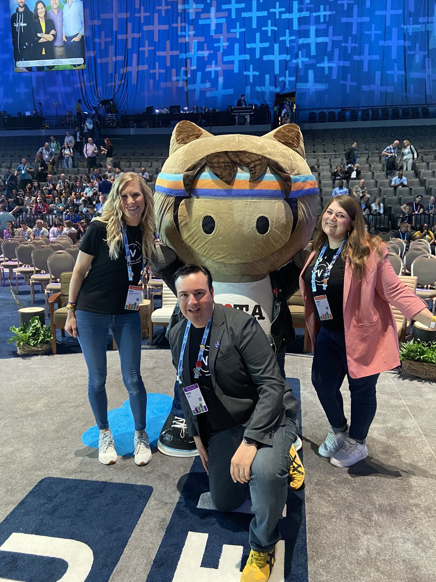 ZenDollData's tweet image. A new day for data! #datafam #data23