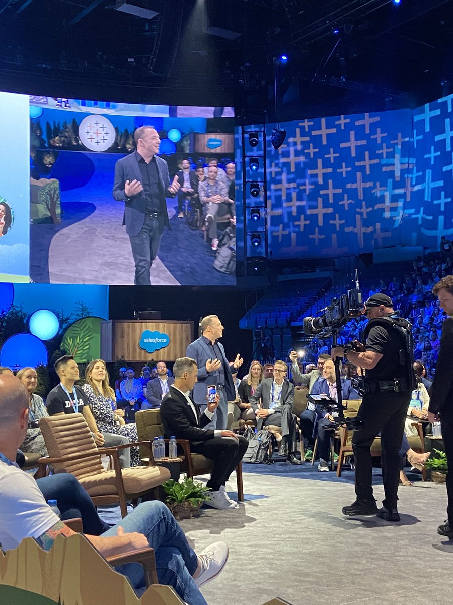 ZenDollData's tweet image. A new day for data! #datafam #data23