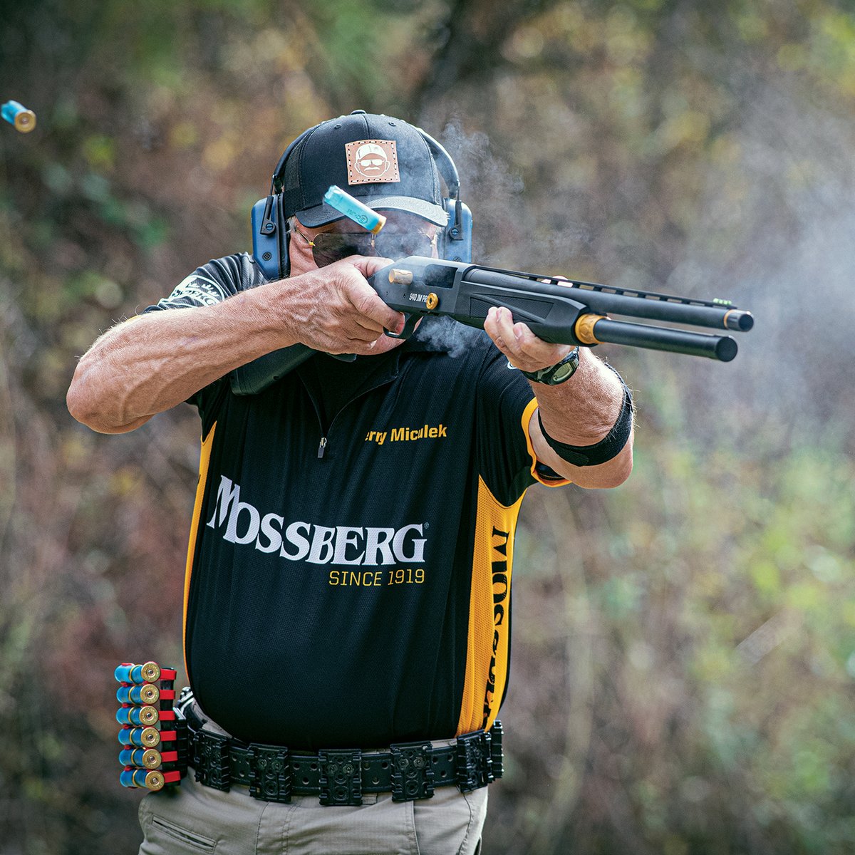 VikingArmsLtd's tweet image. Designed in conjunction with World Champion shooter Jerry Miculek, the new 940 JM Pro is feature-rich, fast-cycling, and ultra-competitive.🇺🇸

More info here - hubs.la/Q01P81jp0

#Mossberg #Mossberg940JMPro #PracticalShotgun #UKPSA #Autoloader #VIKING