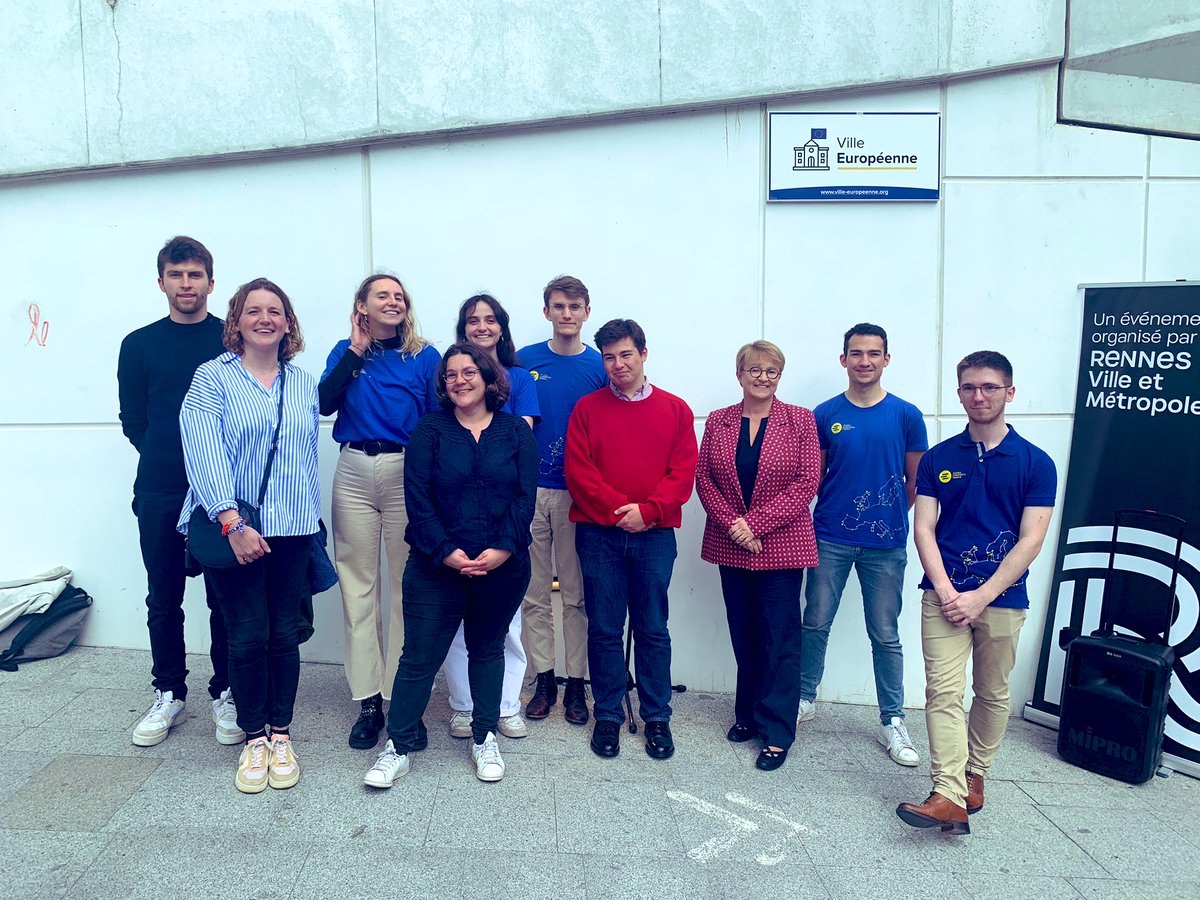 Magnifique plaque <a href="/VilleEuropeenne/">Label Ville Européenne</a> inaugurée à la gare de #Rennes. Passer du discours aux actes, c’est l’engagement qu’a pris la ville depuis plusieurs années. Merci de faire vivre la citoyenneté européenne dans les territoires 🇪🇺🙏 #RallumezLesEtoiles #fetedelEurope