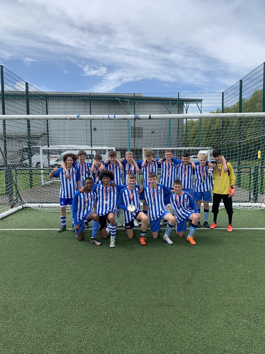 StJoesRCpe's tweet photo. 🏆NEWPORT FOOTBALL CUP CHAMPIONS🏆 Well done to our year 9 side who defeated St Julian’s in a very close-fought final this afternoon⚽️ #VeryProud #JoesChampions MOM: Koby Howells👏🏼👏🏼 https://t.co/hZipPOsbTI