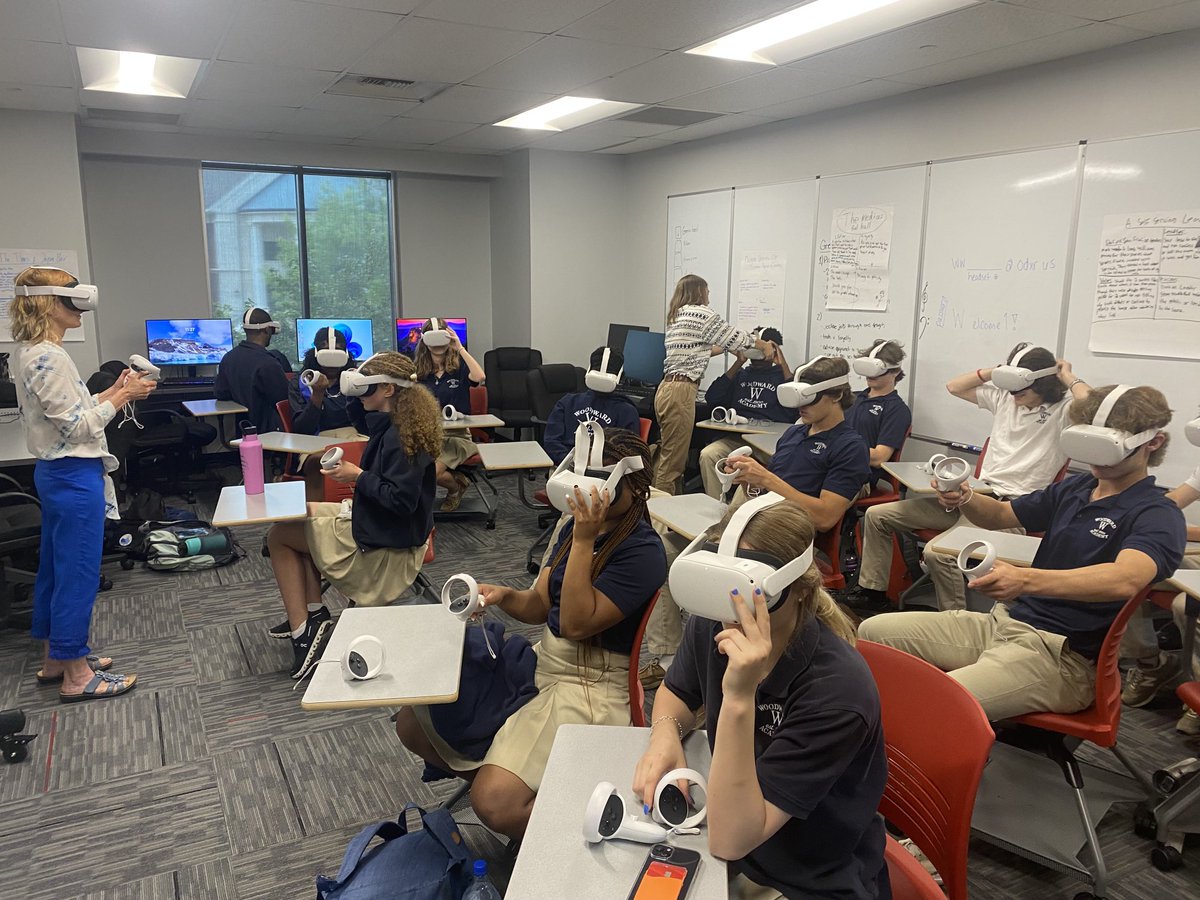 French students explore their new unit on geography vocabulary through an immersive 360 VR experience using real images from France. This is cool Ms. Willis! ⁦@OptimaIndepndnt⁩ ⁦@WoodwardAcademy⁩