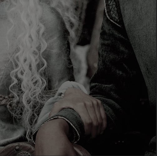       ،̲،   𝓛𝘢𝘦𝘯𝘰𝘳    tweet media