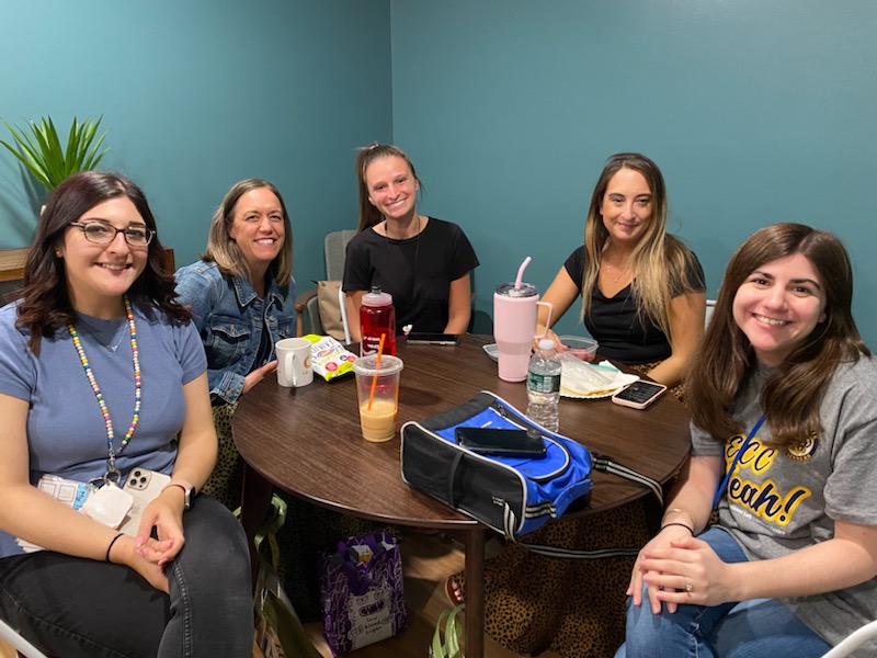 BPS_Beginners's tweet image. Teacher Appreciation Week continues in the Belleville Beginners PreK program! #bellevillebeginners #TeacherAppreciationWeek 

⏬Help us celebrate our Belleville PreK teachers in the comments below! ⏬