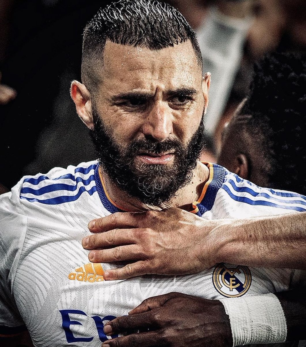 JurassicRonaldo's tweet photo. Reasons i'm supporting Real Madrid today:
1. Rm winning= Haaland missing the ballon dor and Messi winning
2. I love benzema as a player. He's the closest thing we have to R9
3. Rm players will have more ucls than ronaldo
#RMAvsCITY https://t.co/YsLU6OMhYC