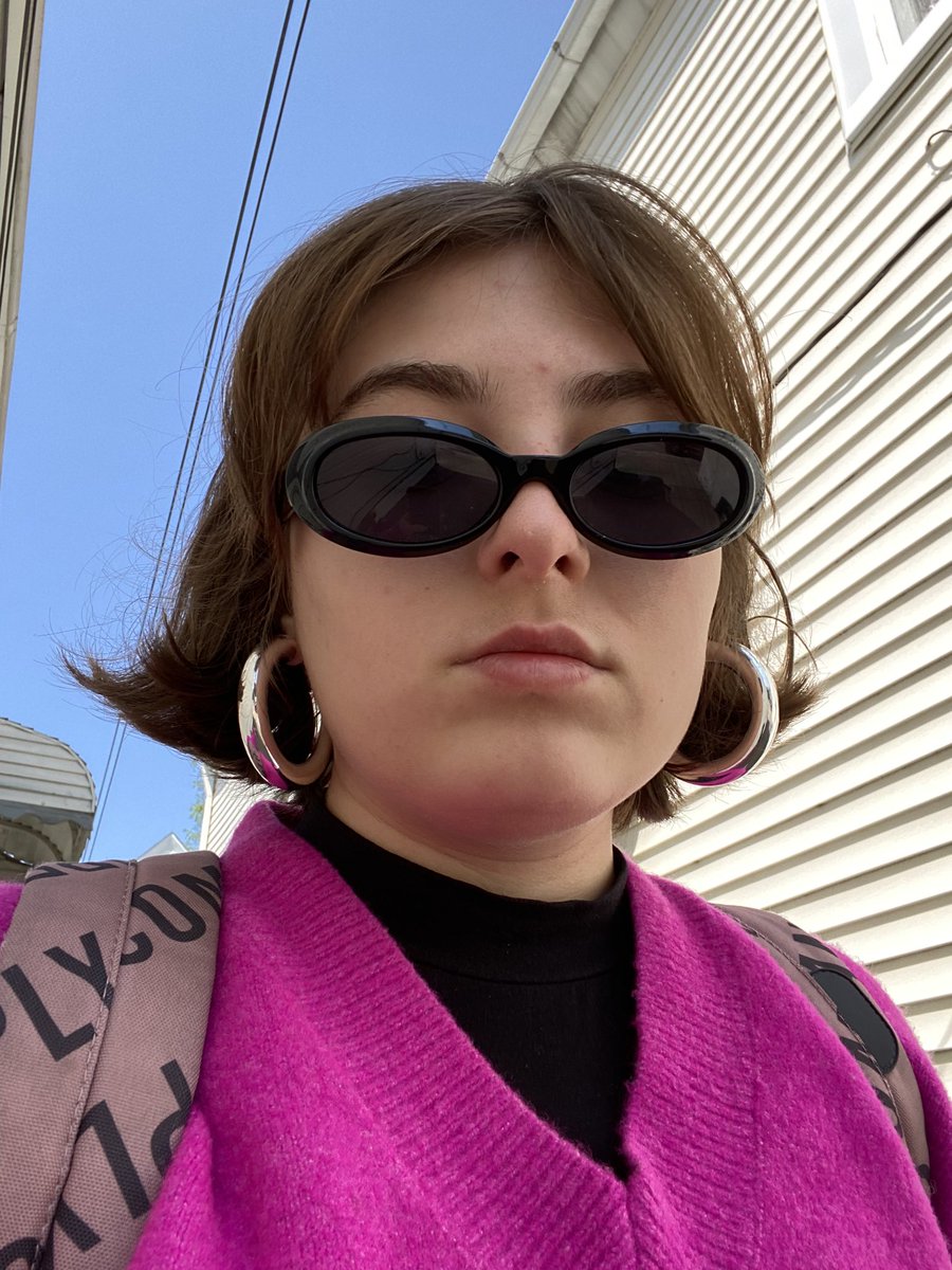 doing some colorful makeup was the only thing that got me out of the house to study today :/