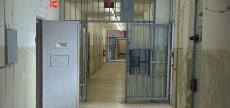 İddialara göre teknik yetersizlikten dolayı yeni açılan Edirne L Tipi Cezaevi'ne nakledilen 15 kadın mahkuma içme suyu verilmiyor. 

İçme suyu gibi temel bir ihtiyaç nasıl olur da karşılanamaz! <a href="/adalet_bakanlik/">T.C. Adalet Bakanlığı</a> 

ŞerifeSulukana AcilTahliye
Gaziantep İstanbul