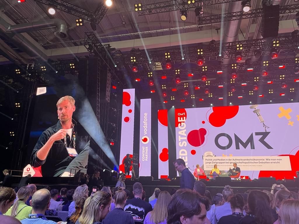 joinpolitics.org (@joinpolitics_) on Twitter photo Unser Co-Geschäftsführer <a href="/PhHus/">Philip Husemann</a> hat heute beim <a href="/officially_omr/">OMR</a> Festival mit <a href="/LillyBlaudszun/">Lilly Blaudszun</a>, <a href="/AnjaReschke1/">Anja Reschke</a> und <a href="/Florian_Rinke/">Florian Rinke</a> zu unserem Lieblingsthema diskutiert: Wie gewinnt man die Zielgruppe "politisierte junge Leute" für die Politik? #OMR2023 #OMR #omrfestival Unser Co-Geschäftsführer <a href="/PhHus/">Philip Husemann</a> hat heute beim <a href="/officially_omr/">OMR</a> Festival mit <a href="/LillyBlaudszun/">Lilly Blaudszun</a>, <a href="/AnjaReschke1/">Anja Reschke</a> und <a href="/Florian_Rinke/">Florian Rinke</a> zu unserem Lieblingsthema diskutiert: Wie gewinnt man die Zielgruppe "politisierte junge Leute" für die Politik? #OMR2023 #OMR #omrfestival