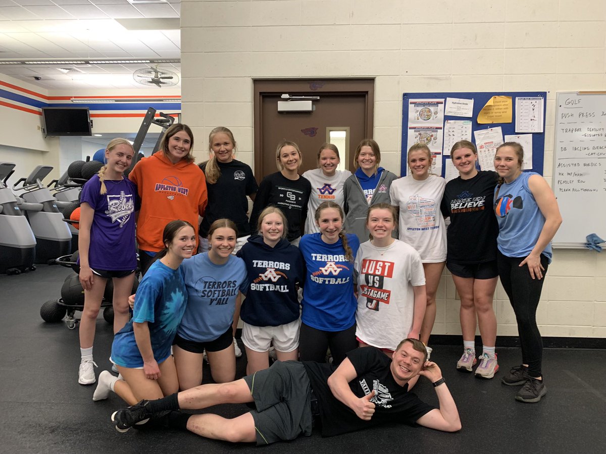 appletonwestsc's tweet photo. 🥎 been in putting in that work all season long! 🏋🏻♂️💪🏻 #terrorstrong https://t.co/PuazcbS2IT