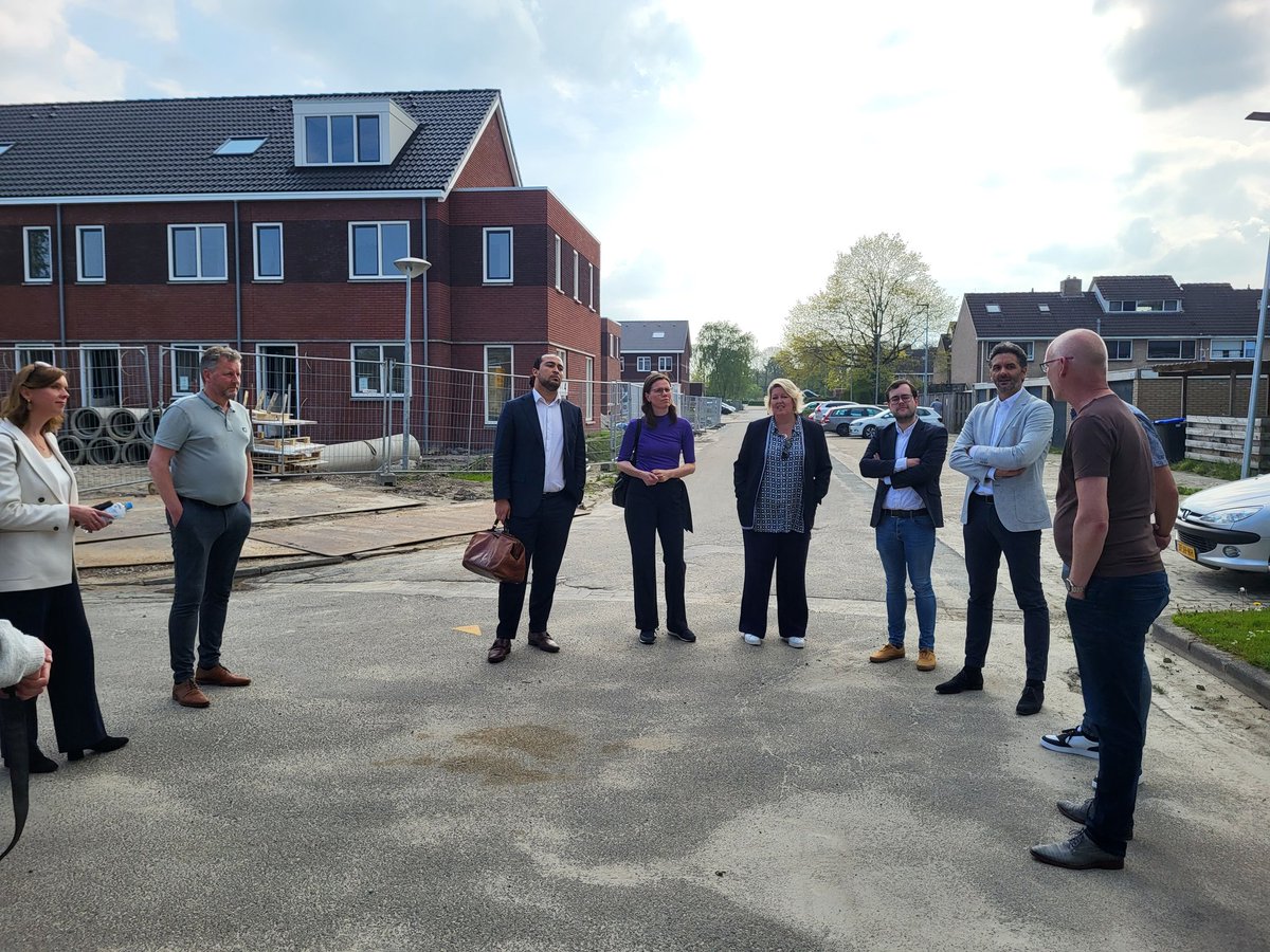 Met tweede kamerfractie <a href="/StienekevdGraaf/">StienekevanderGraaf</a> <a href="/mirjambikker/">Mirjam Bikker</a> @donceder en <a href="/NicoDrost/">Nico Drost</a> in Ten Boer; versterking Ommelander wijk .