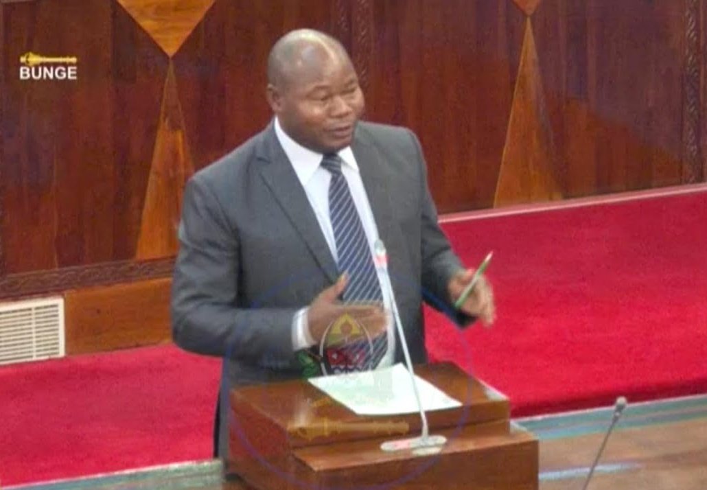 Baada ya Mbunge wa Tarime Vijijini, Mwita Waitara kutoka nje ya  Bunge leo akionesha kutoridhishwa na majibu ya Serikali yanayobadilika kuhusu Wananchi wanaodai fidia maeneo ya Mgodi wa Barrick North Mara ametangaza  kuongea na vyombo vya habari mapema siku ya kesho.#Bunge