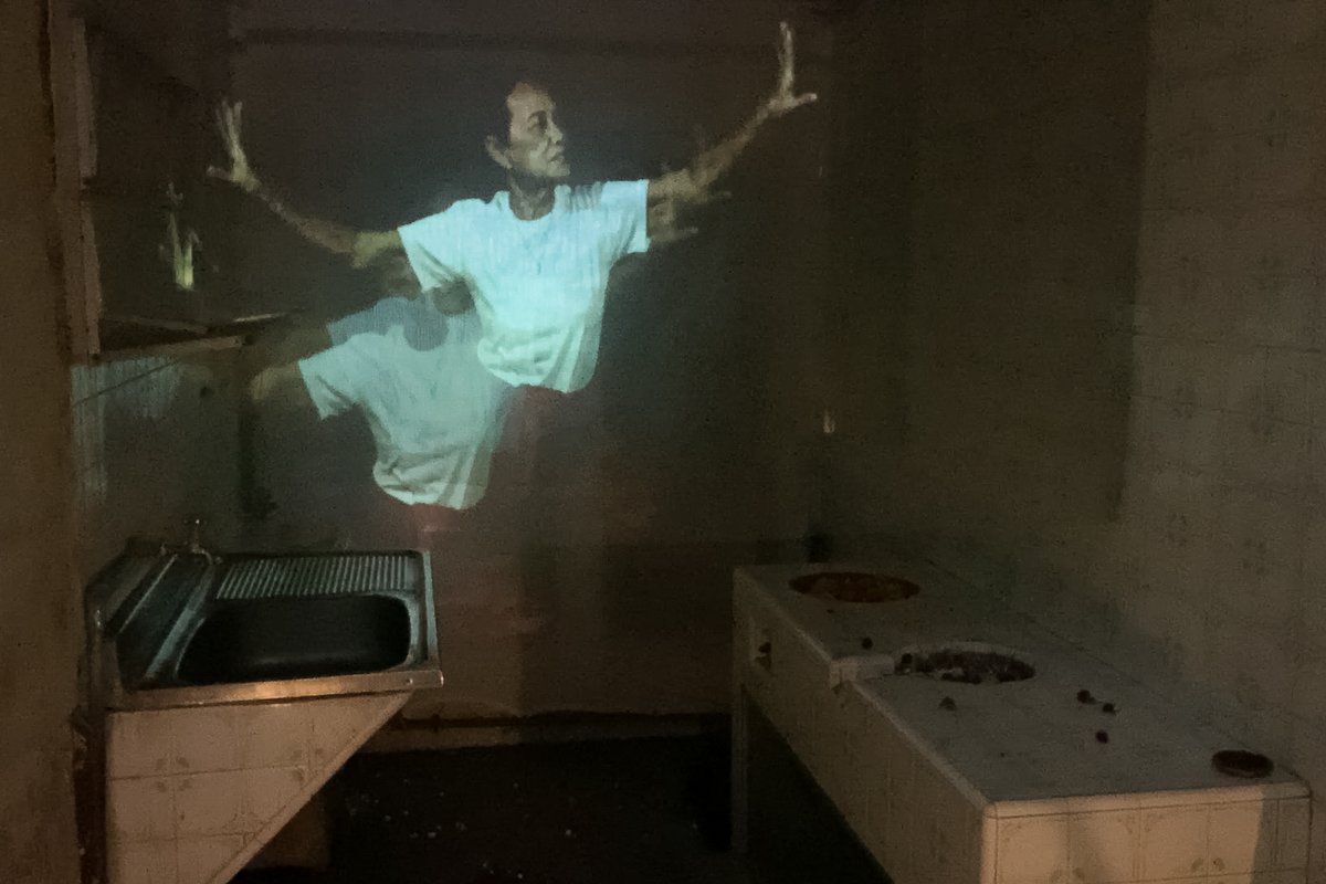 An image from the third room of my immersive AV installation: "The River Cannot Contain the Graces of Dance" in Nang Loeng, Bangkok. More details on my website, link in bio #videoart #newmedia #touchdesigner #Bangkok