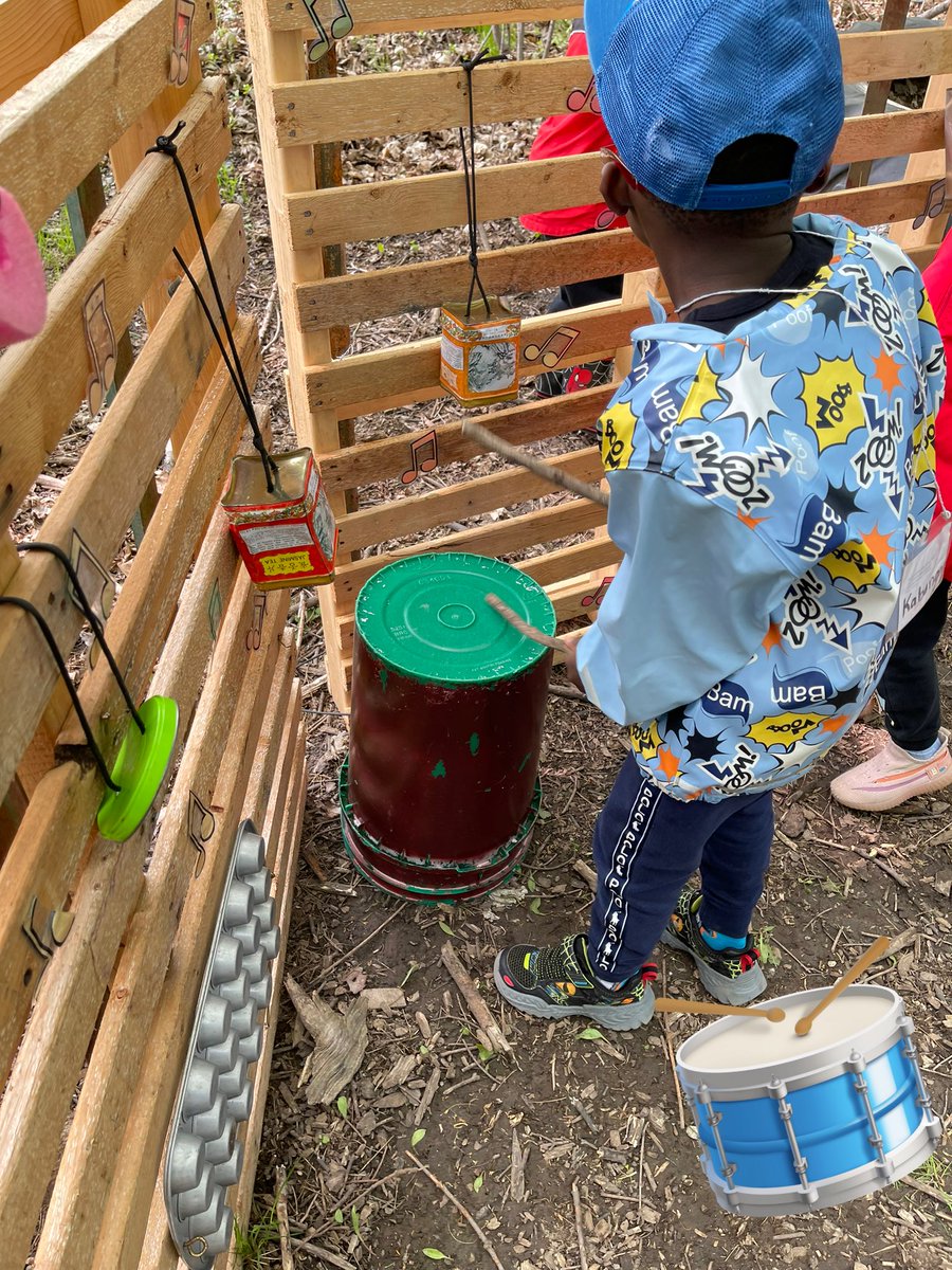 spankyfinch's tweet photo. @ForestValleyOEC #spring #playbasedlearningcentres #newmusiccentre @HHJPS_JAGLA #Kindergarten How can we use our ‘tools’ to discover SPRING? @TOES_TDSB #outdooreducation https://t.co/LTUQ1OlEs6